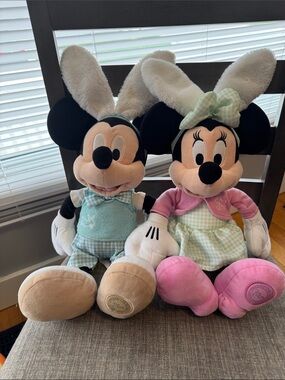 Minnie & Mickey Mouse Easter Bunny Plush Disney Store Exclusive 2017